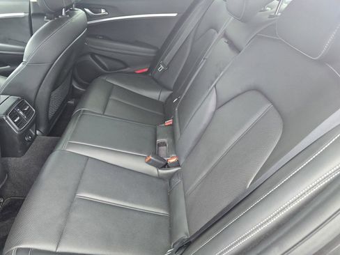 Used 2023 Genesis G70 2.0T image 11