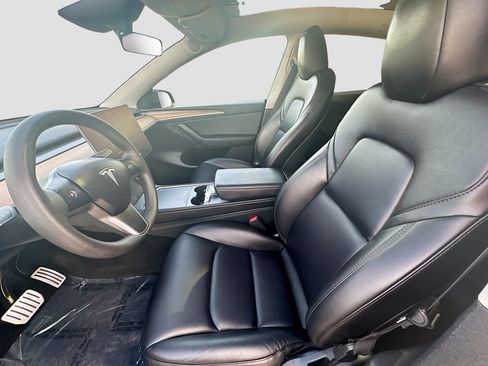 Used 2023 Tesla Model Y Performance AWD/4WD image 13