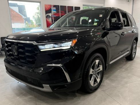 Used 2024 Honda Pilot EX-L image 3