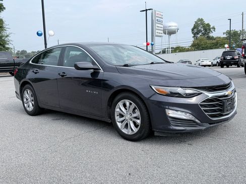 Used 2023 Chevrolet Malibu LT FWD image 2
