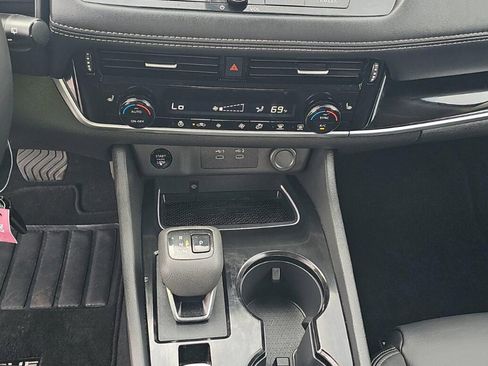 Used 2026 Nissan Rogue SL image 11