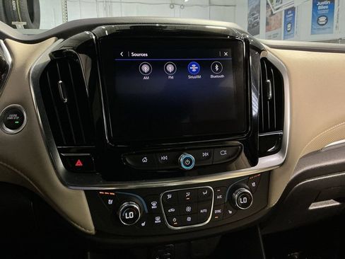 Used 2023 Chevrolet Traverse Premier AWD/4WD image 19