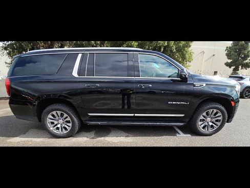 Used 2021 GMC Yukon XL Denali AWD/4WD image 20