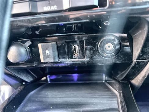 Used 2010 Ford Escape Limited image 26