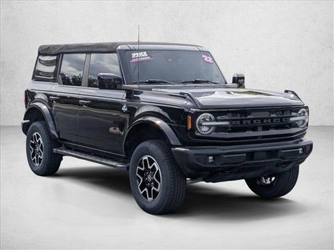 Used 2022 Ford Bronco Outer Banks image 3