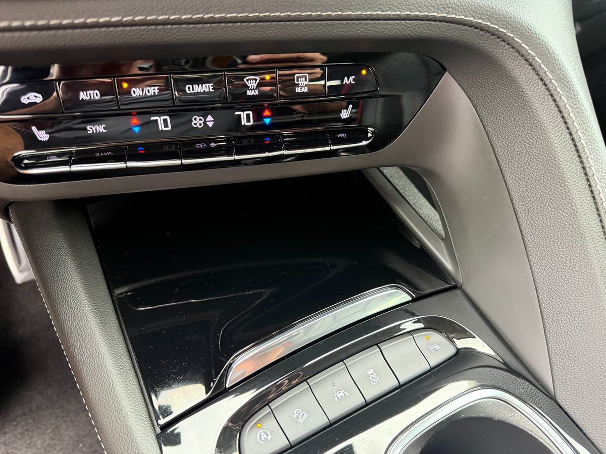 Used 2023 Buick Envision Essence w/ Technology Package I AWD/4WD image 22