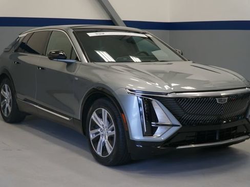 Certified 2024 Cadillac Lyriq Tech w/ Driver Assist Package AWD/4WD image 9