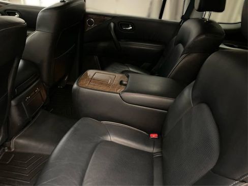 Used 2016 INFINITI QX80 4WD w/ Driver's Assistance Package image 10