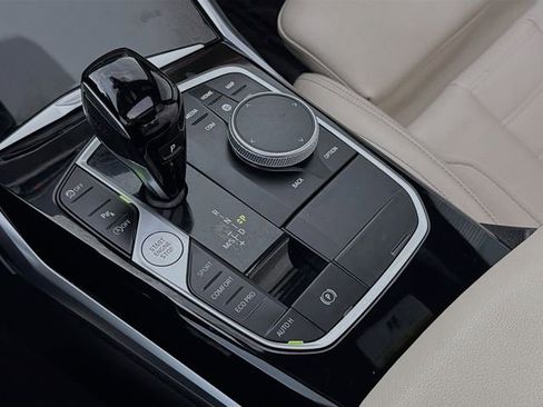Used 2019 BMW 330i Sedan w/ Premium Package RWD image 19