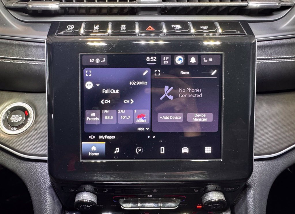 Used 2024 Jeep Grand Cherokee Altitude AWD/4WD image 27