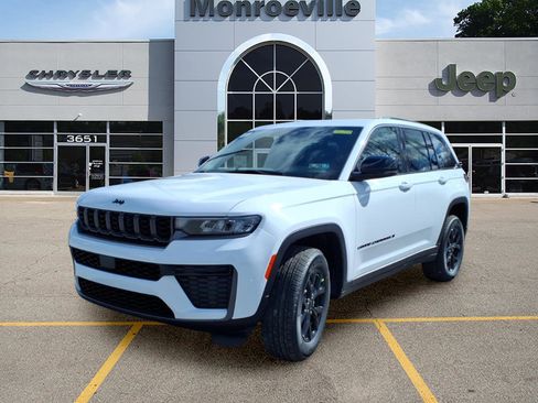 New 2026 Jeep Grand Cherokee Altitude image 1