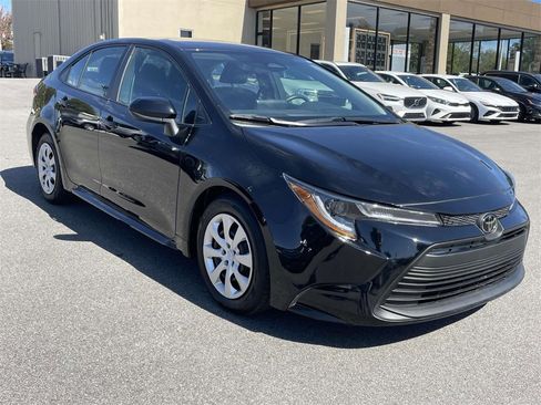 Used 2024 Toyota Corolla LE image 5
