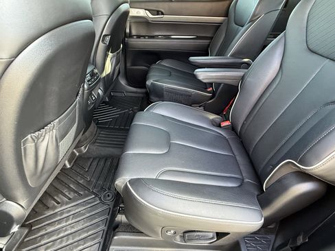 Used 2024 Hyundai Palisade SEL w/ Premium Package image 17