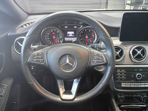 Used 2019 Mercedes-Benz CLA 250 4MATIC image 10