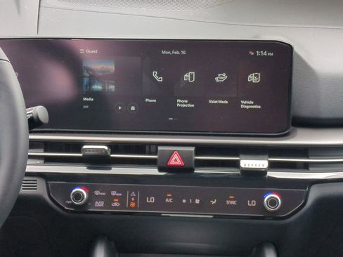 New 2026 Kia Sportage EX FWD image 17