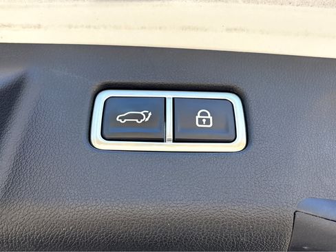 Used 2022 Kia Sorento SX image 35