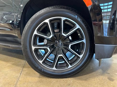 Used 2023 Chevrolet Tahoe RST w/ Luxury Package AWD/4WD image 9
