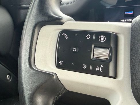 Used 2025 Land Rover Defender 110 S image 34