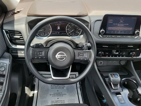 Used 2021 Nissan Rogue SV FWD image 17