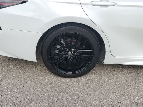 Used 2023 Toyota Camry XSE image 11