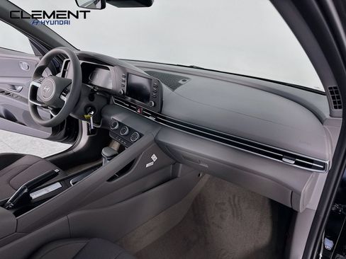 New 2026 Hyundai Elantra SE FWD image 29