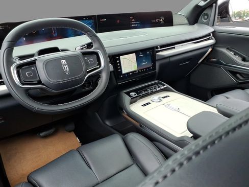 New 2026 Lincoln Navigator Reserve w/ Jet Appearance Package AWD/4WD image 5