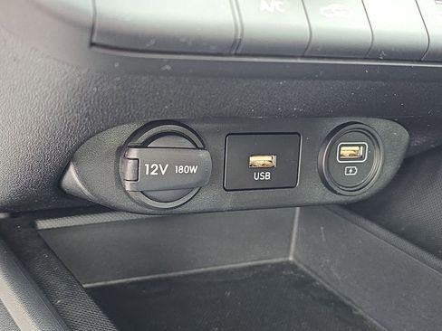 Used 2023 Hyundai Elantra SE w/ Winter Weather Package image 35