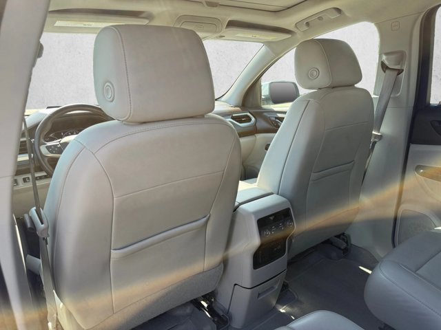 Used 2020 GMC Acadia SLT w/ Driver Alert Package II FWD image 17