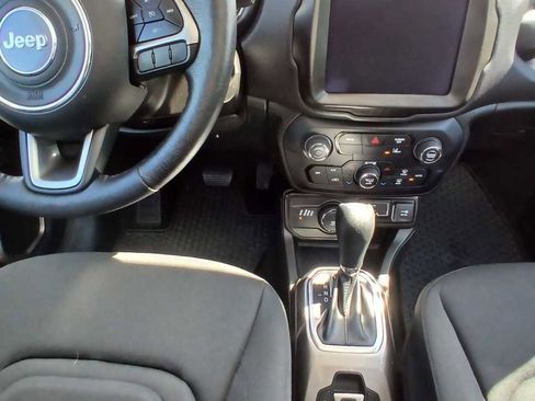Used 2022 Jeep Renegade Latitude w/ Sun/Sound Group AWD/4WD image 19