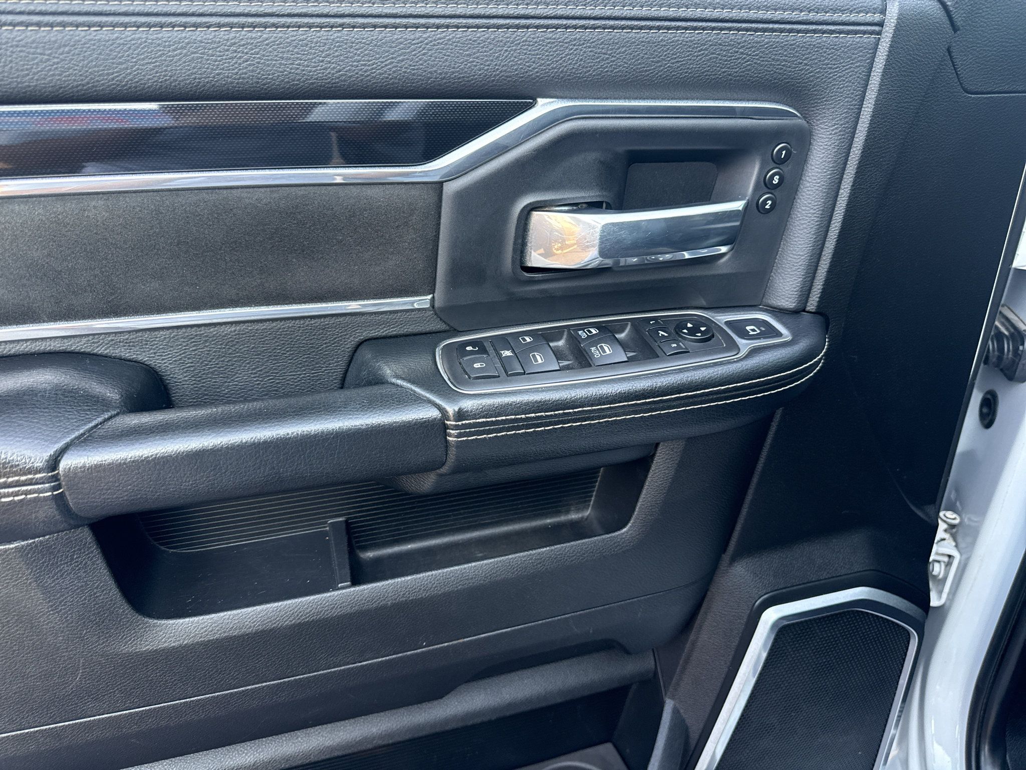 Used 2021 RAM 2500 Laramie w/ Night Edition AWD/4WD image 22