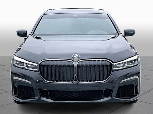 Used 2020 BMW 745e xDrive image 3