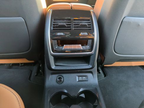 Used 2023 BMW X7 xDrive40i w/ Premium Package image 36