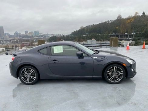 Used 2013 Scion FR-S image 2