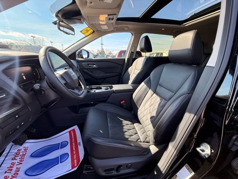 Certified 2025 Nissan Rogue Platinum image 15