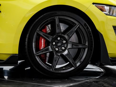 Used 2021 Ford Mustang Shelby GT500 w/ Carbon Fiber Track Pack image 65