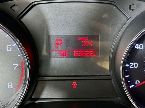 Used 2016 Kia Sedona LX w/ Option Group 020 FWD image 17