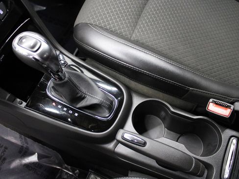 Used 2022 Buick Encore Preferred image 34