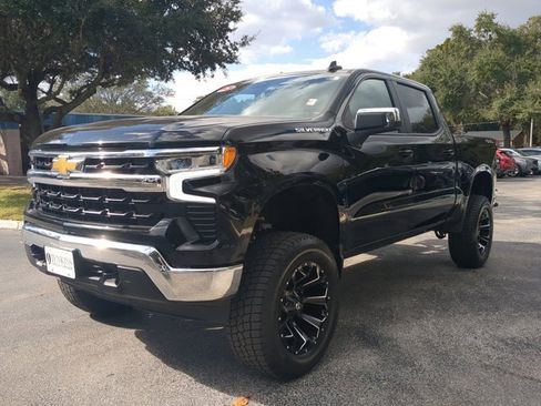 Used 2025 Chevrolet Silverado 1500 LT image 8