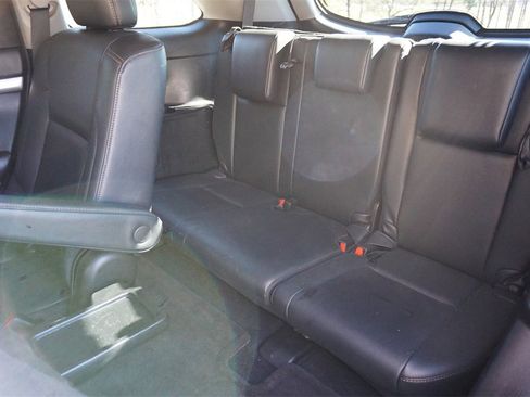 Used 2019 Toyota Highlander SE image 20