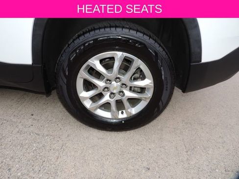Used 2018 Chevrolet Traverse LT image 13