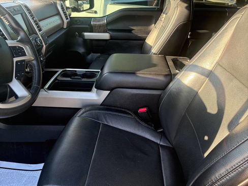 Used 2017 Ford F250 Lariat w/ Lariat Ultimate Package image 9