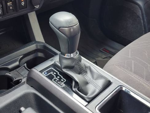 Used 2018 Toyota Tacoma TRD Off-Road AWD/4WD image 26