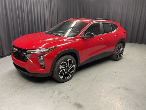 New 2026 Chevrolet Trax RS image 2