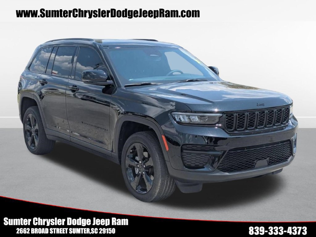 Used 2023 Jeep Grand Cherokee Altitude RWD image 1