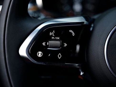 New 2026 Jaguar F-PACE R-Dynamic S image 38