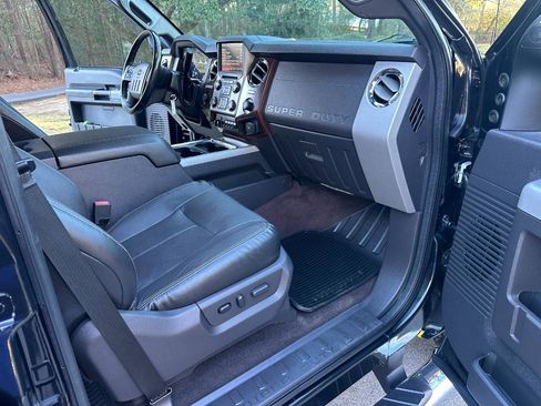 Used 2015 Ford F250 Lariat w/ Lariat Interior Package image 26