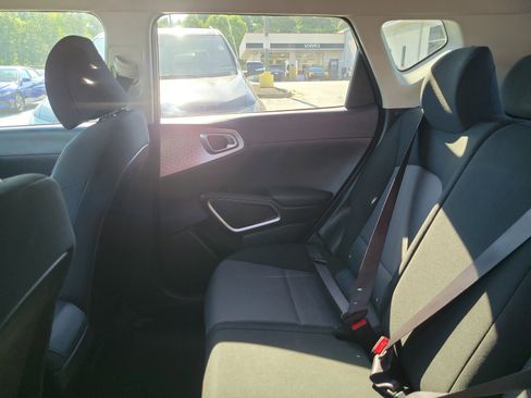 Used 2024 Kia Soul LX w/ Option Group 015 FWD image 9