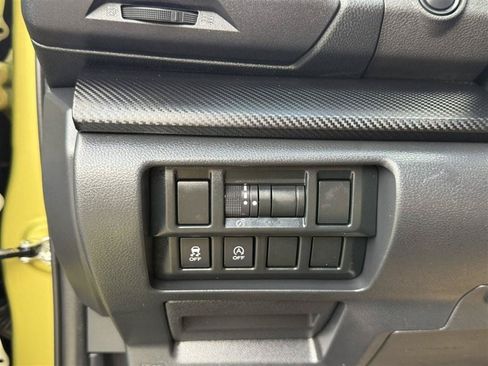 Used 2023 Subaru Crosstrek 2.0i AWD/4WD image 30