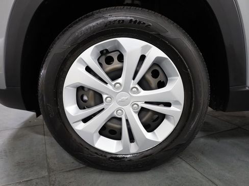 Used 2024 Chevrolet Trax LS image 32