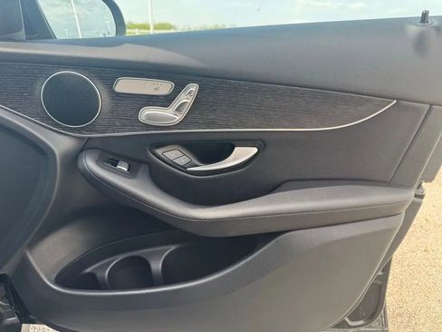 Used 2022 Mercedes-Benz GLC 300 4MATIC image 15